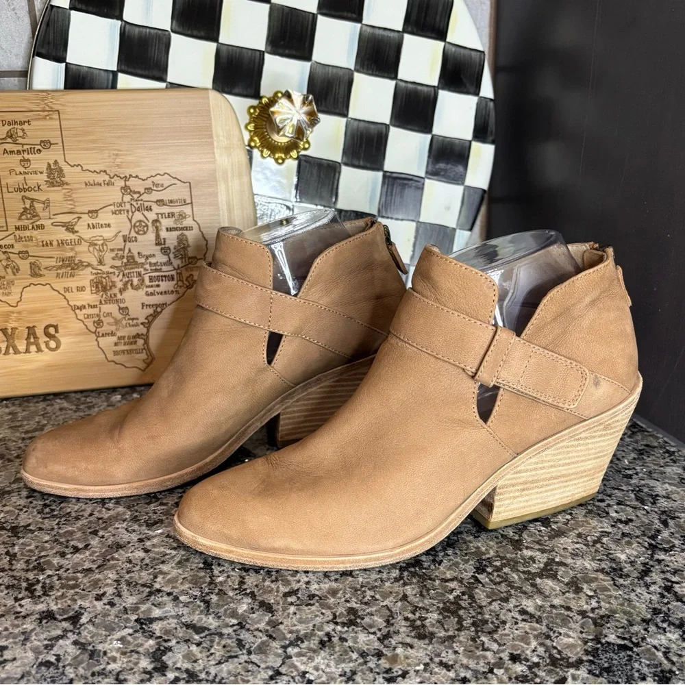 Eileen Fisher Ives Tan Tumbled Nubuck Stacked Heel Booties Size 8